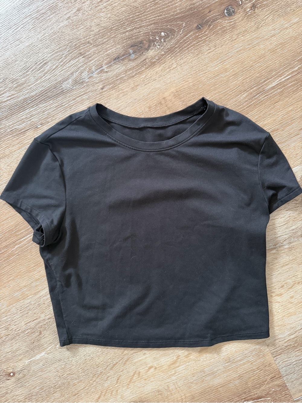 ALO Yoga Black Short Sleeve Crop Top